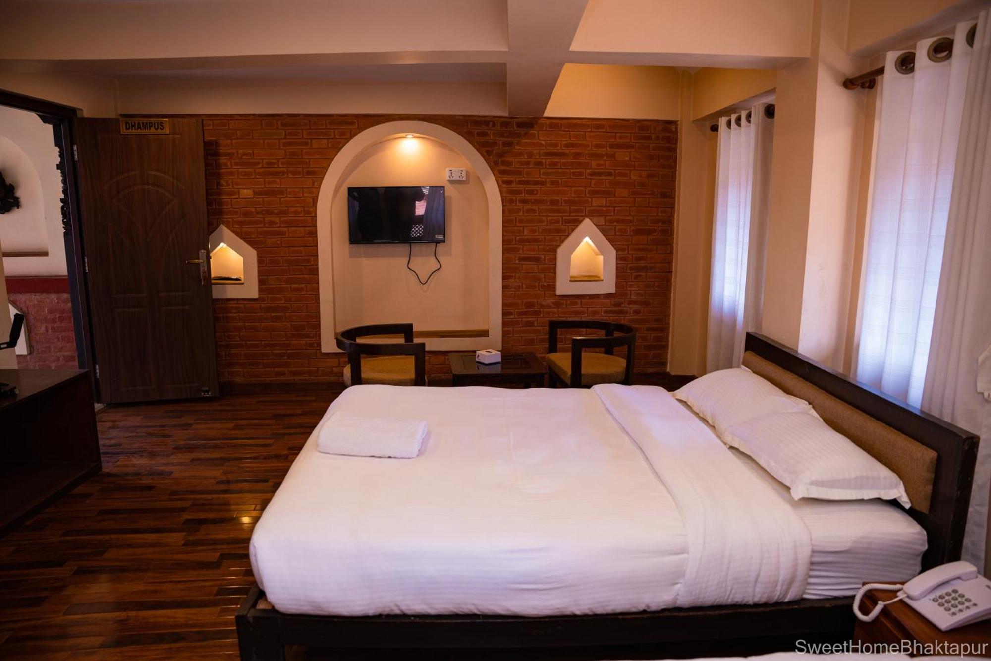 Bhatgoan Hotel Sweet Home מראה חיצוני תמונה